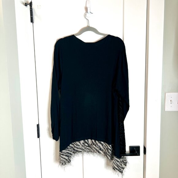 Style & Co Zebra Print Velvet Panel Fringe Bottom Hem Shark Bit Hem Top Size 1X - Picture 4 of 4